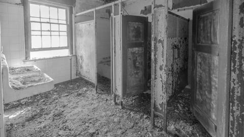 Fall 2018 - abandoned-hospital-nurses-residence-urban-exploration-6.jpg