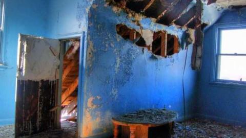 Brady bunch type house - House-with-a-View64.jpg