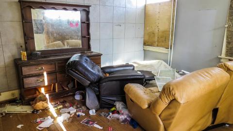 Not Long Gone - 02b.jpg