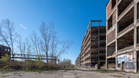 May 2022 - Abandoned Detroit Packard Plant 2022-100.jpg