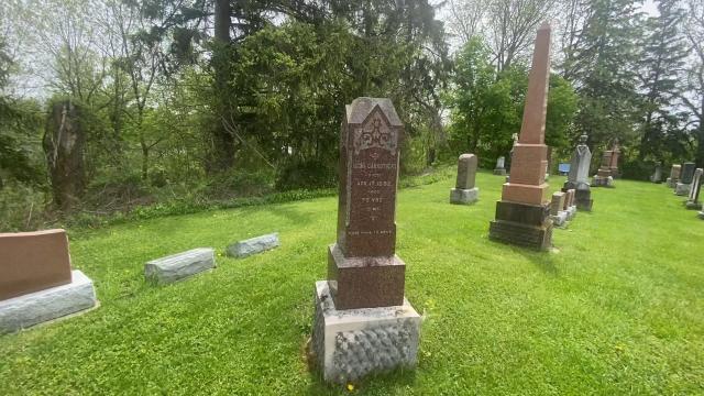 Pond Mills Cemetery photo 3