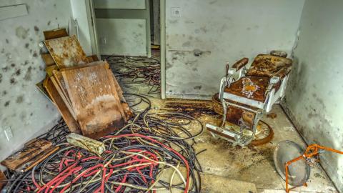 Getting Into Shenanigans - 005X.jpg