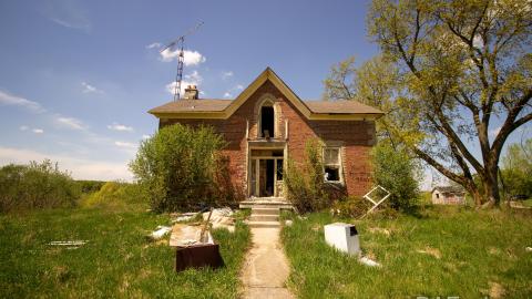 May 2022 - Punched Out Walls - IMG_1916.JPG