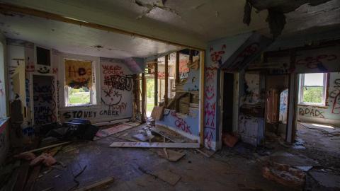 May 2022 - Punched Out Walls - IMG_1913.JPG