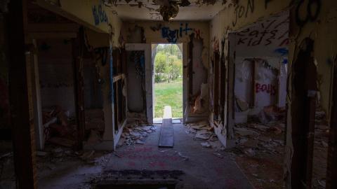 May 2022 - Punched Out Walls - IMG_1917.JPG