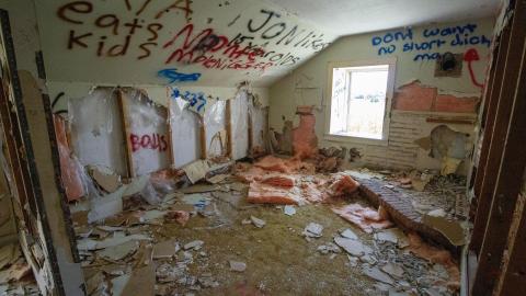 May 2022 - Punched Out Walls - IMG_1919.JPG