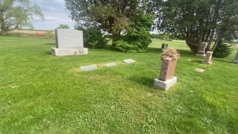 Covenanted Baptist Cemetery/Mayfair Cemetery - 5006DE43-94CD-4903-9313-A24C21FCB395.jpeg