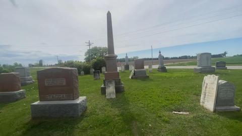 Covenanted Baptist Cemetery/Mayfair Cemetery - EBA4BA6D-BEDB-48DB-B726-10C37CDE9942.jpeg