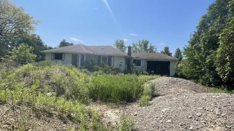 Abandoned house - 23DD5CA6-0D5E-4E8E-8666-DE1C53052B4E.jpeg