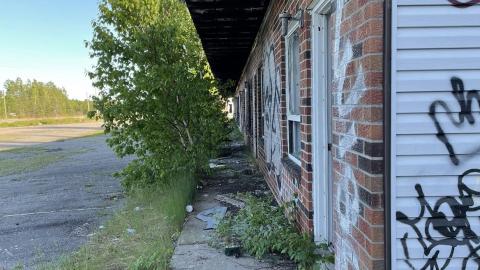 Outside entrance to the rooms (front of the motel)