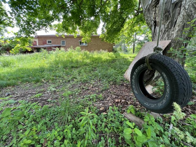 Gas And Trash photo 3