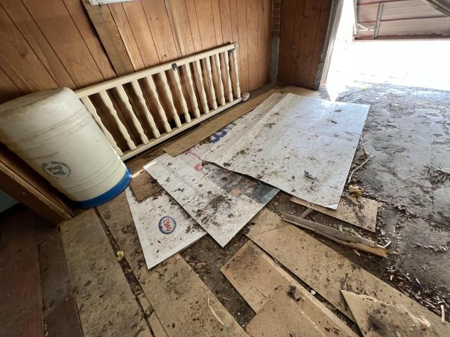 Gas And Trash photo 5