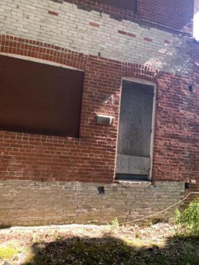 Pair near Davisville photo 5