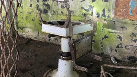 The old barber chair