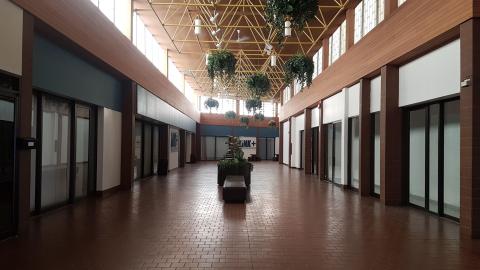 London Dead Mall, Wellington and 401 photo 2