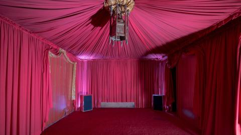 Discovery Pics - December 30, 2017 - Abandoned Mafia Boss Mansion Hidden Sexy Red Room.jpg