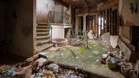 January 2020 - Abandoned House with Abandoned Luxury BMW-24.jpg