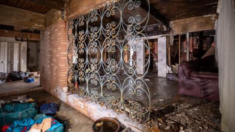 January 2020 - Abandoned House with Abandoned Luxury BMW-27.jpg