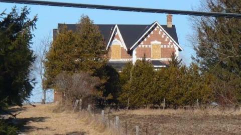 Middletown Manor photo 2