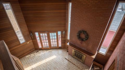 March 2019 - Urban Exploring of a Two Million Dollar Abandoned House-15.jpg