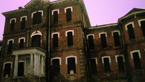 Century Manor Boarded up in December 2021 - EA381668-2D0C-4ABD-8EB6-5F4AB417FAD0.JPG