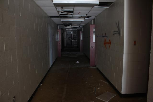 Abandoned School - IMG_9215.JPG