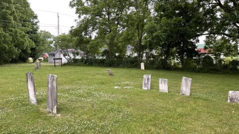 Cemetery Visit 2022 - IMG_1013.jpg