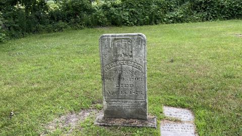 Cemetery Visit 2022 - IMG_1014.jpg