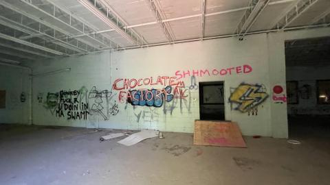 Abandoned dealership photo 3