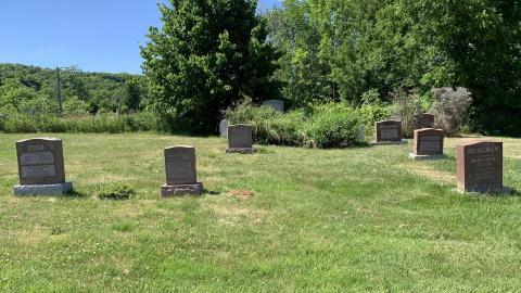 Deadman's Corner (Salem Pioneer Cemetery) photo 2