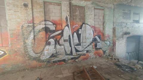 Chop Shop and Wooden Pallets - 20220328_171859.jpg