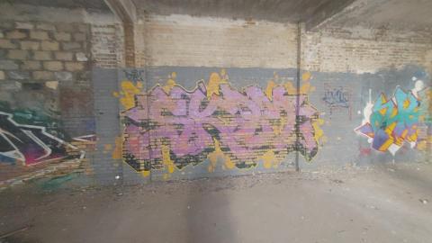 Chop Shop and Wooden Pallets - 20220328_171932.jpg