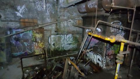 Pigeon Shit Everywhere - 20210629_023245.jpg