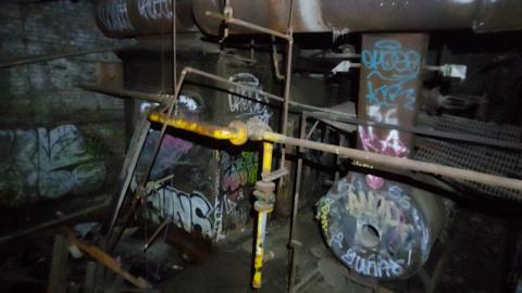 Pigeon Shit Everywhere - 20210629_023254.jpg