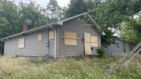 Row full of houses - 35341441-B9E6-415F-B6A3-54A081421A53.jpeg