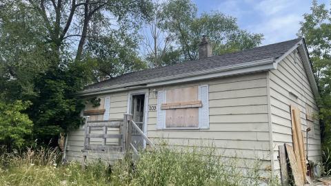 Row full of houses - 9D83B616-5985-4180-AAC2-8B203DB7A8F9.jpeg