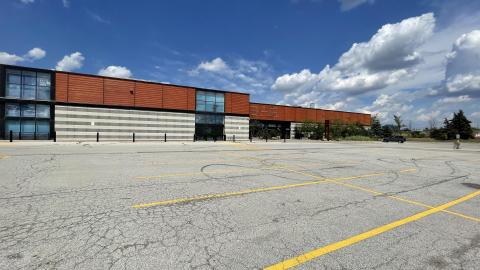 Abandoned sail store photo 3