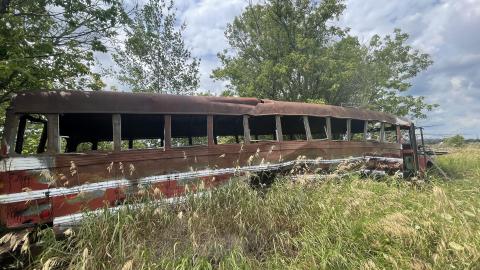 Abandoned bus and car - 2E5B788E-F397-4FDF-B93A-FA6A1E55C481.jpeg