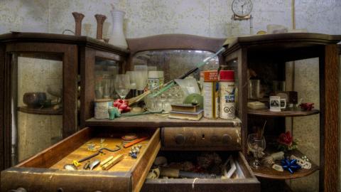 Dusty Pictures & Decrepit Floors photo 2