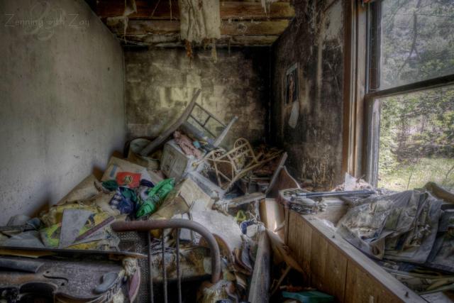 Dusty Pictures & Decrepit Floors photo 5