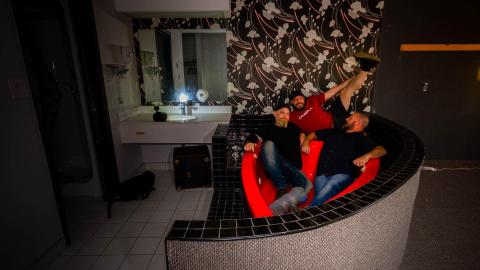 no tell motel! - Abandoned Hotel With Heart Shaped Jacuzzi Tubs-28.jpg