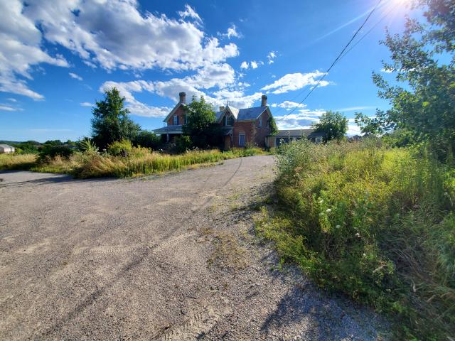 "Clearly Homes" Hidden House on Hill photo 2