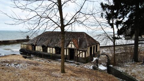 Living On The Edge - March 2013 - 3.jpg