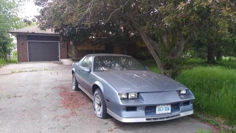 Jimi Hendrix and AC/DC - Airstream Camaro House (21).jpg