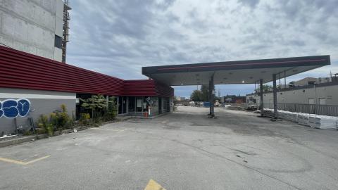 Gas station - 5EE81DA3-0A81-4211-B70D-2DD52BB14A03.jpeg