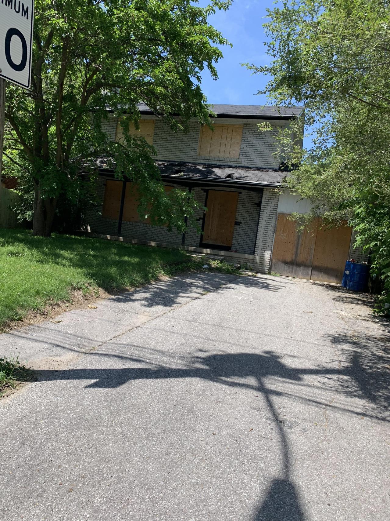 Can't get inside anymore... - IMG_4492.jpg