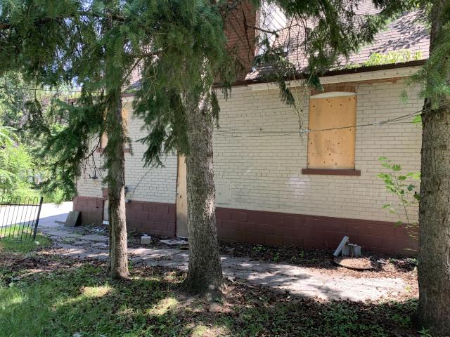 Can't get inside anymore... - IMG_4485.jpg