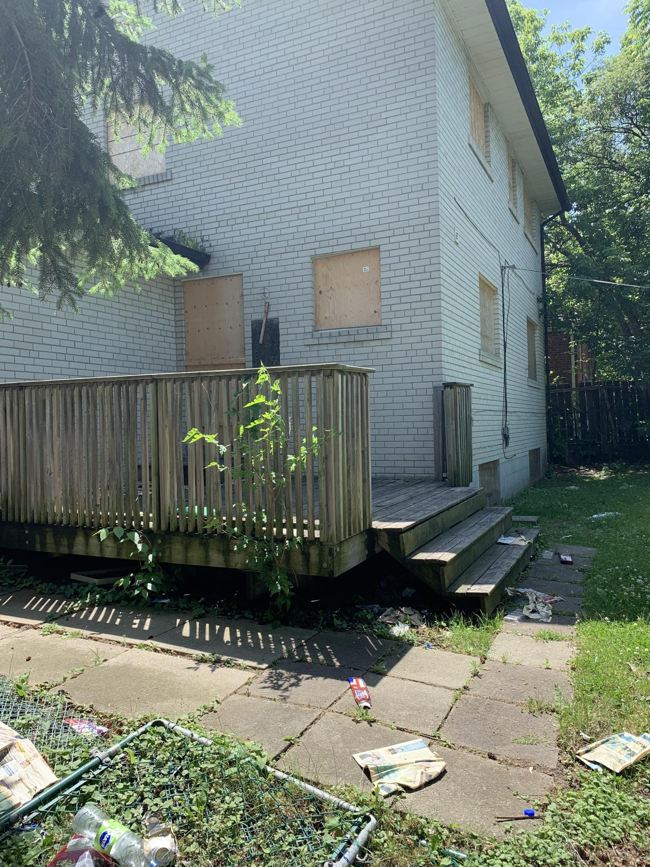 Can't get inside anymore... - IMG_4484.jpg