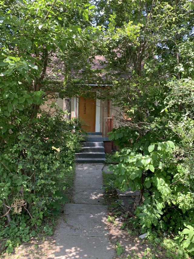 Can't get inside anymore... - IMG_4491.jpg