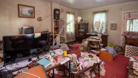 august 2019 - Abandoned Time Capsule Farmhouse Antique Audio Equipment-17.jpg